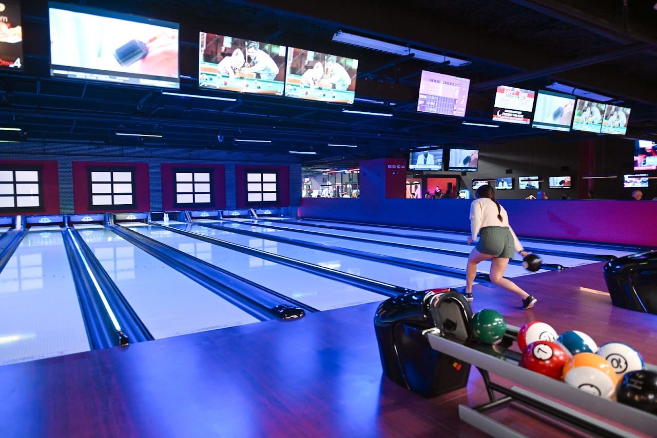 810 Entertainment Panama City Beach Bowling Alley in Panama City Beach Florida