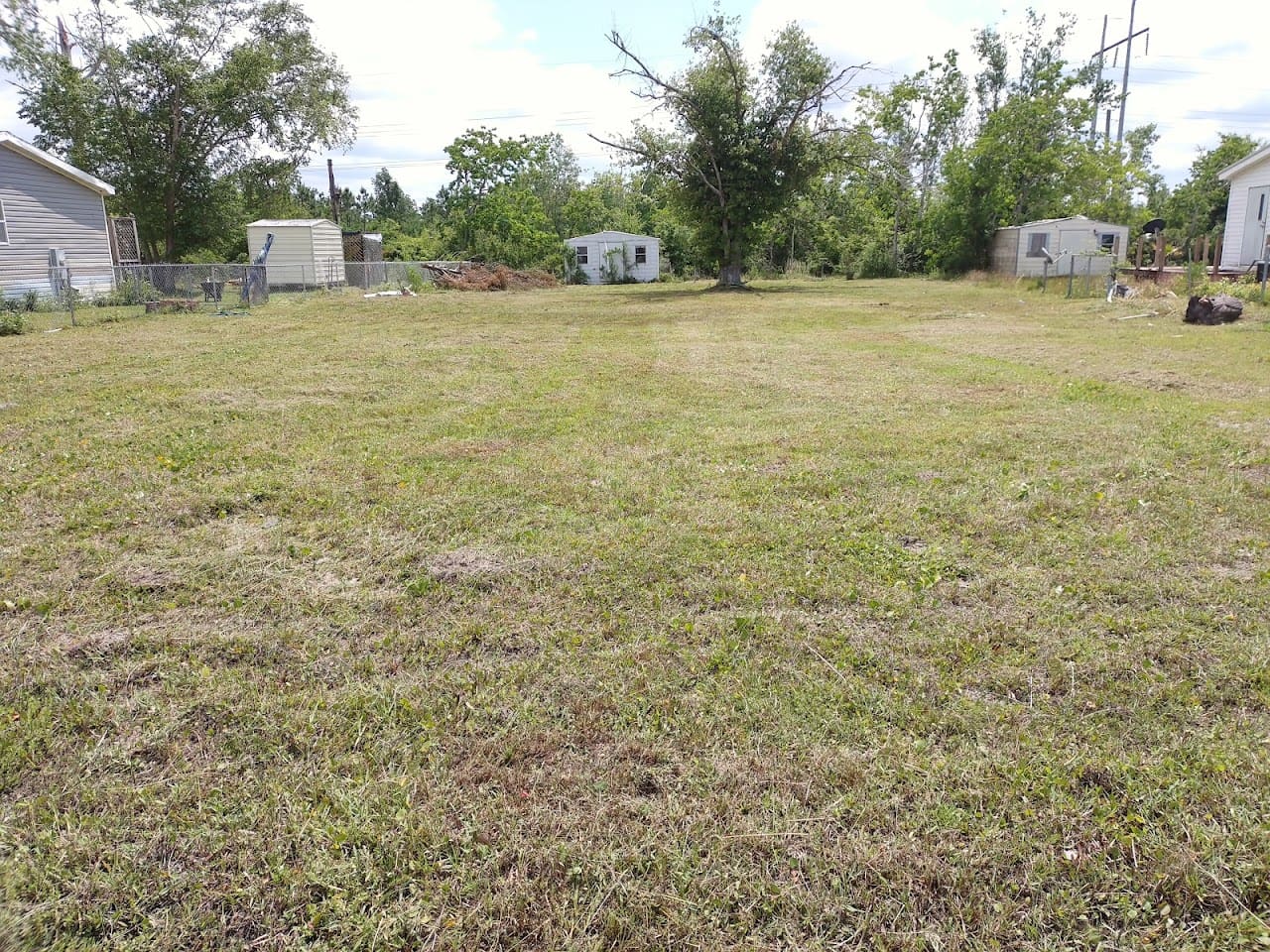 A ta z solutions llc Lawn Care Service in Panama City Florida