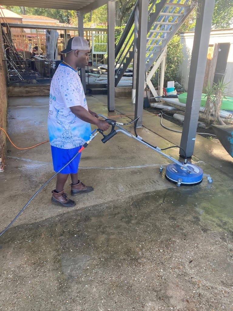 Aarons Soft washing and Gutter cleaning Pressure Washing Service in Fort Walton Beach Florida