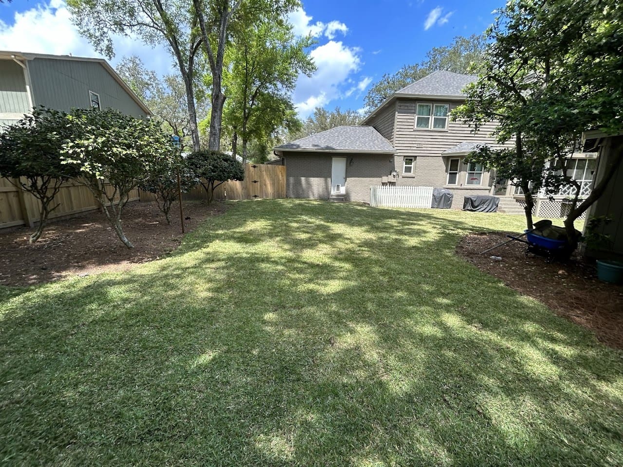 Bates Lawn Care Landscape Landscaper in Cantonment Florida