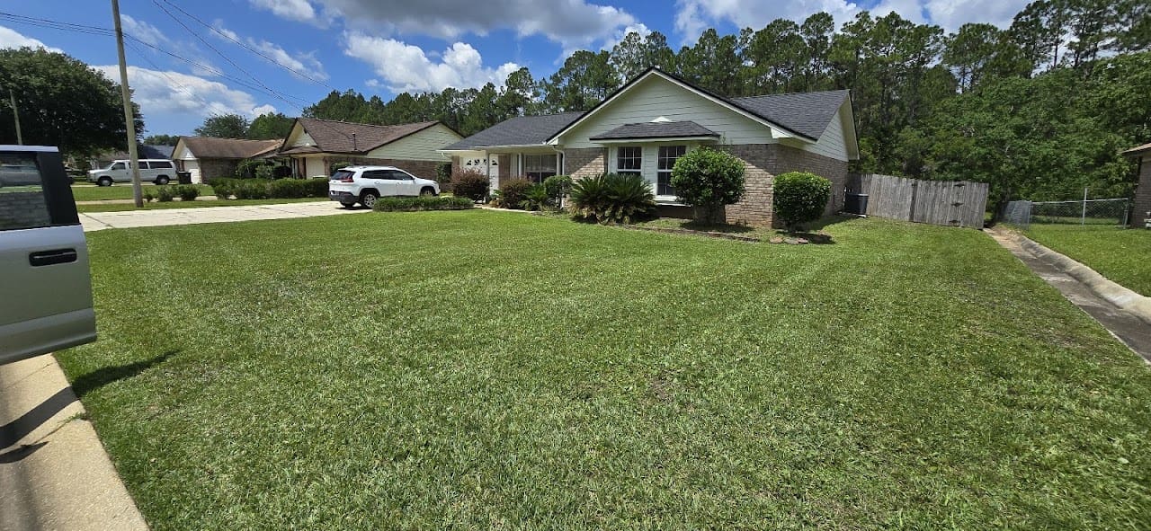 Big Jakes Lawn Maintenance LLC Lawn Care Service in Cantonment Florida