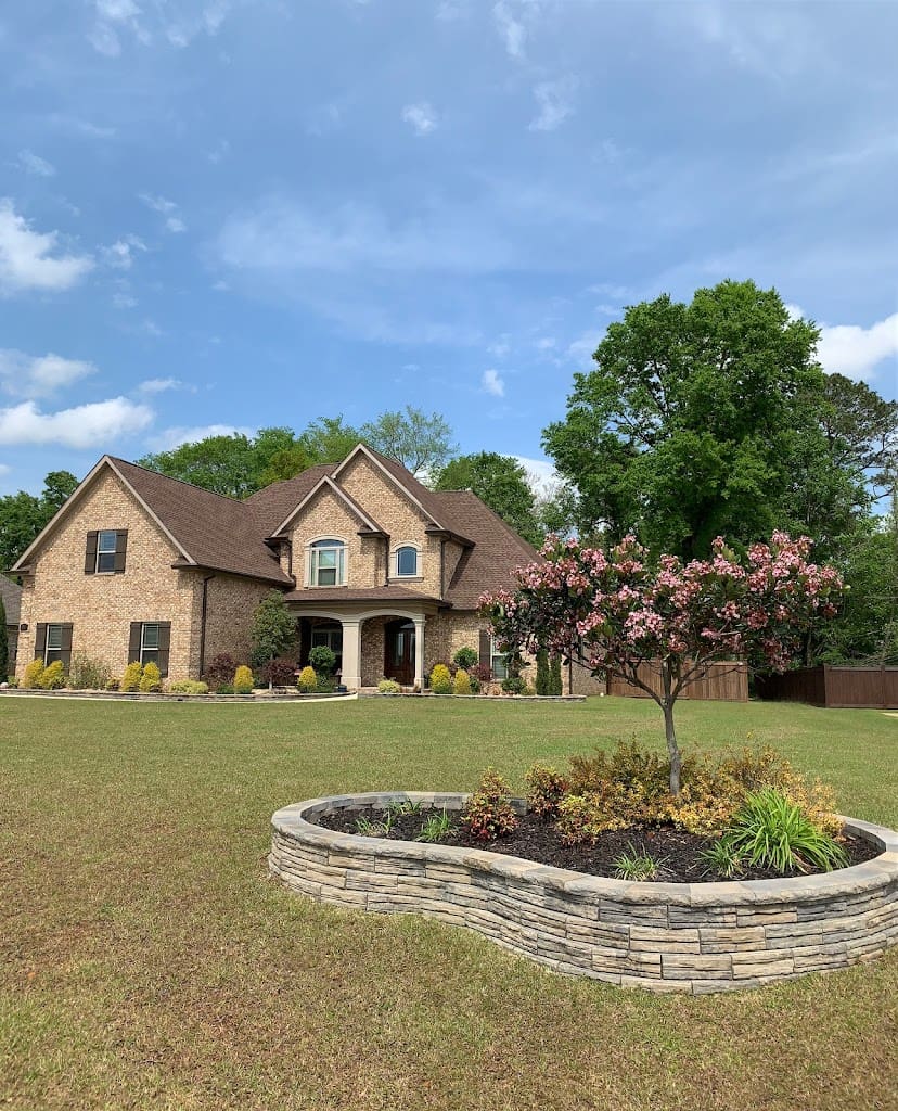 Coastal Lawn and Landscaping Landscaper in Navarre Florida