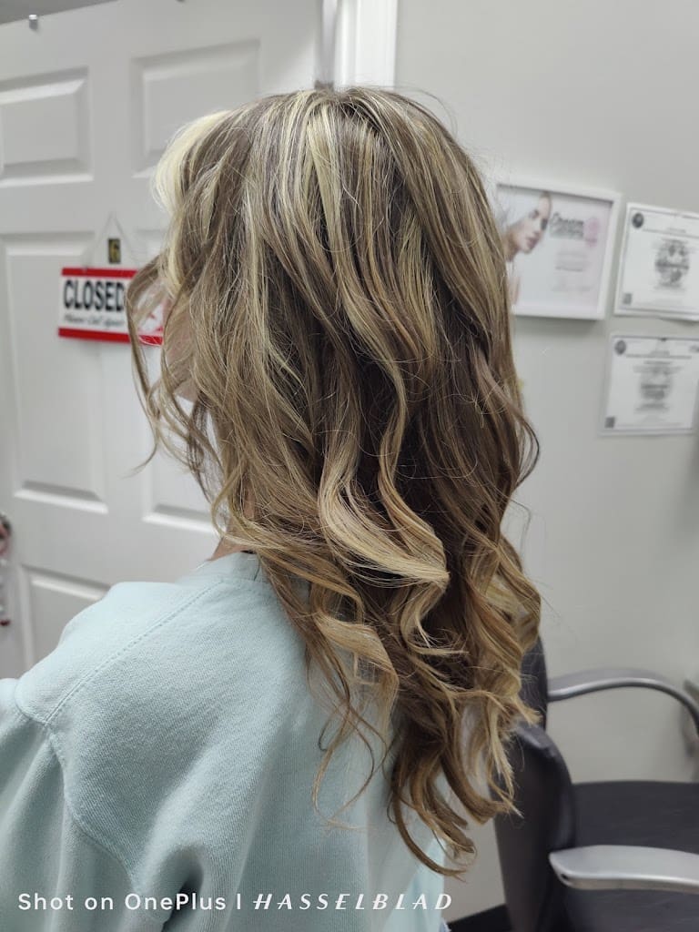 Colorz By Jessica Hair Salon in Mary Esther Florida