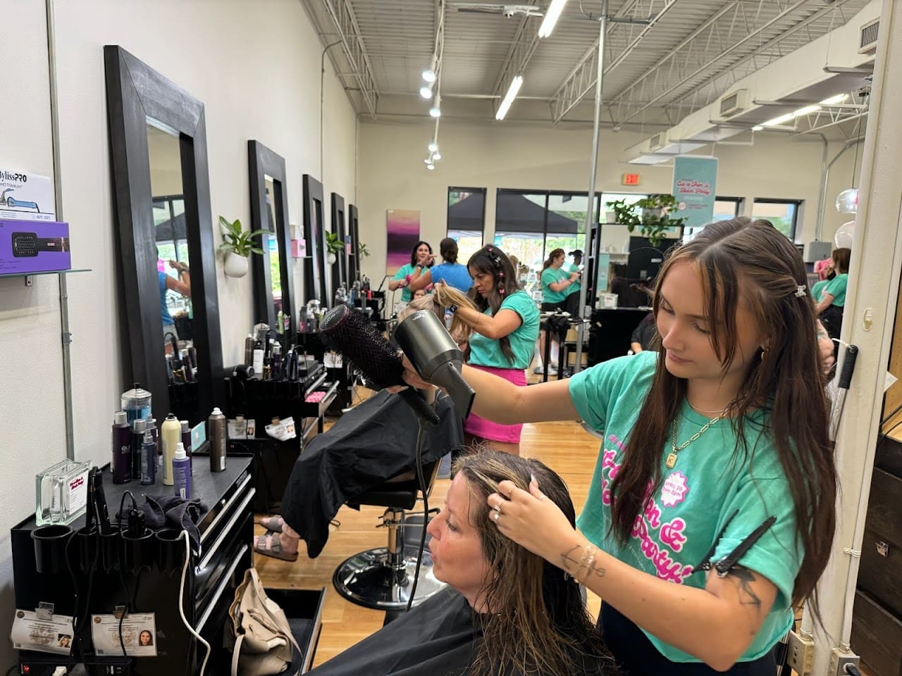 De NOVO Salon Hair Salon in Pensacola Florida