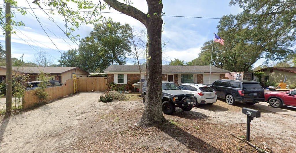 Emerald Coast Gutter Installation LLC Contractor in Shalimar Florida