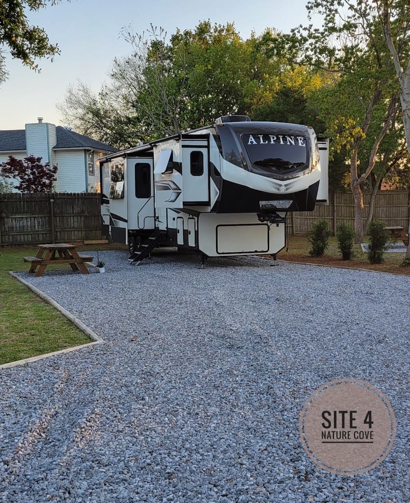 Grater RV Hideaway Cove Campground in Mary Esther Florida