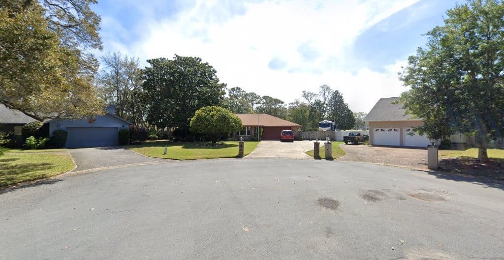 Green Earth Lawn Services Lawn Care Service in Shalimar Florida