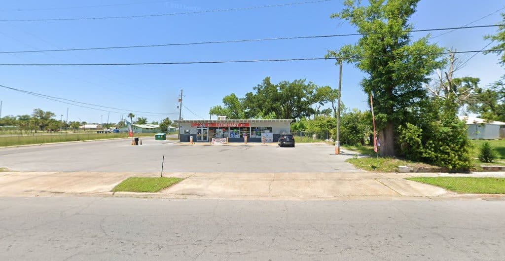 Hop N Pop Convenience Store in Panama City Florida