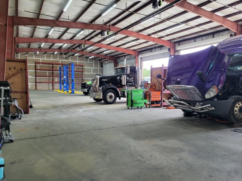 Justins Diesel and Heavy Truck Repair Truck Repair Shop in Holt Florida