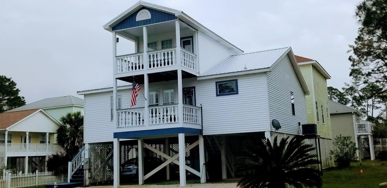 KG CONSTRUCTION LLC Siding Contractor in Lynn Haven Florida