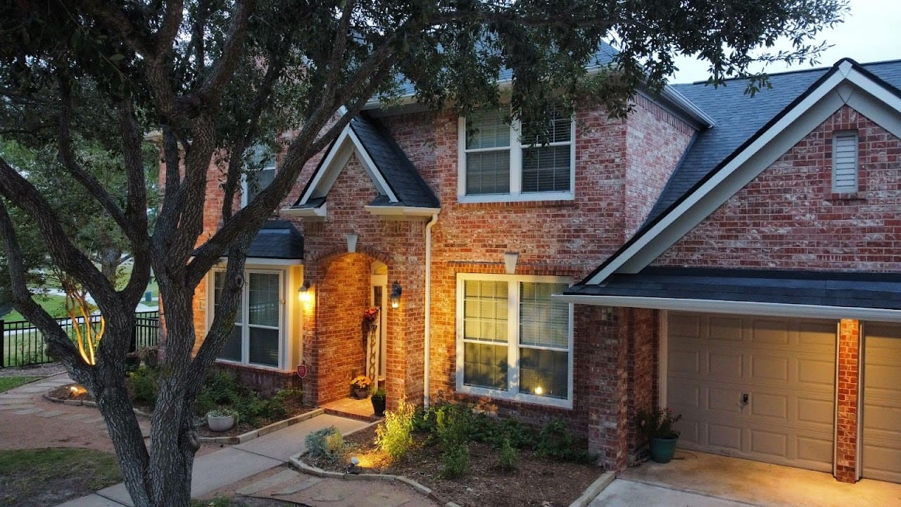 LB Roofing LLC Roofing Contractor in Navarre Florida