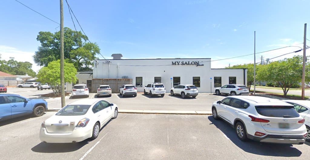 Locd in with ManeTamed Hair Salon in Pensacola Florida