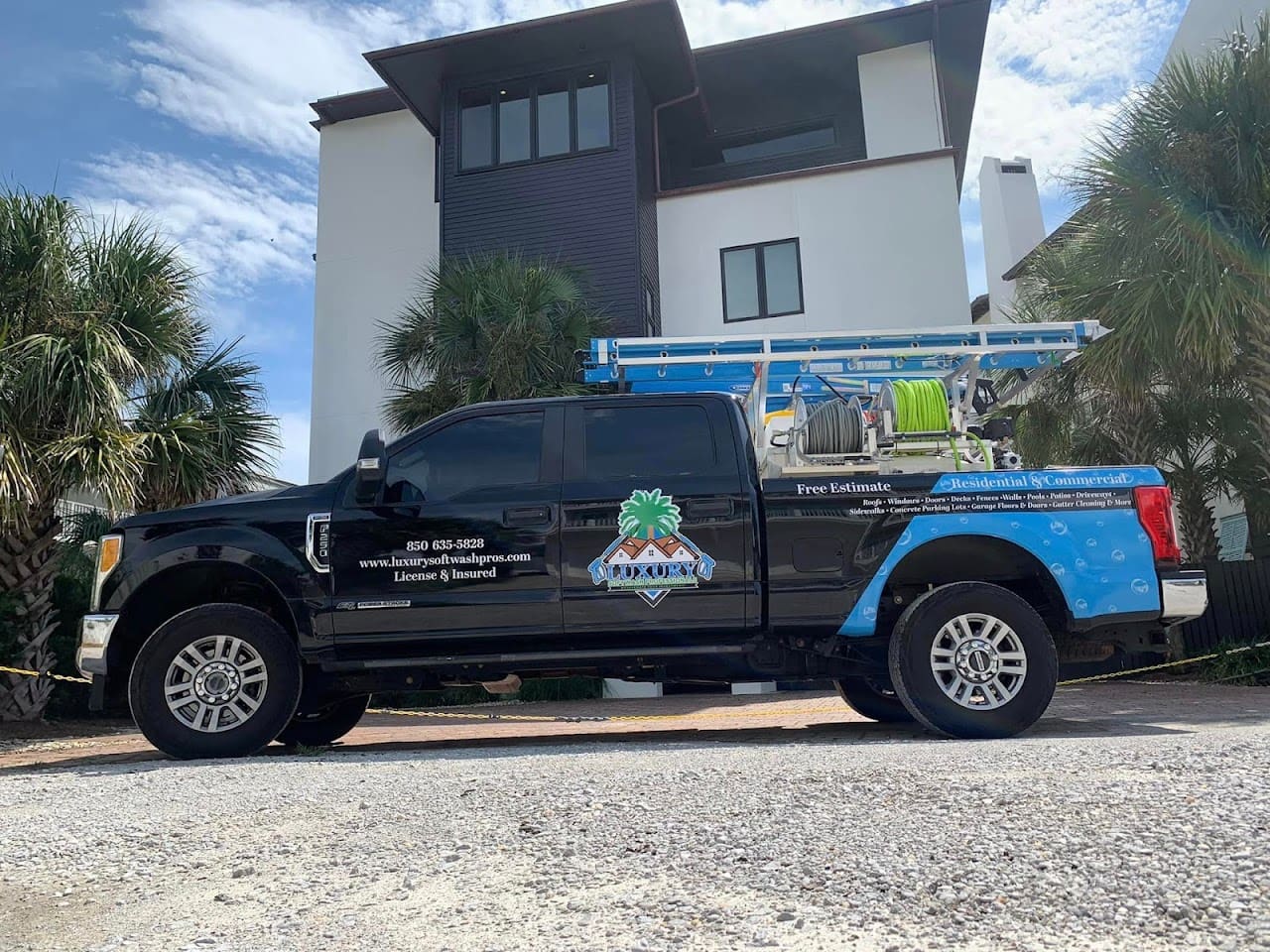 Luxury SoftWash Professionals Pressure Washing Service in Defuniak Springs Florida