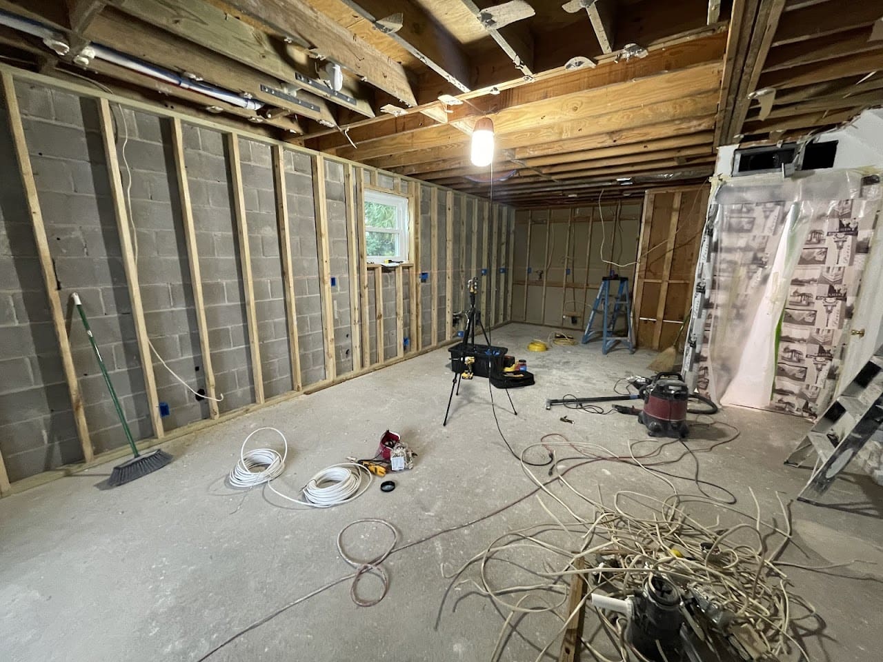 MDE Electric LLC Electrician in Milton Florida