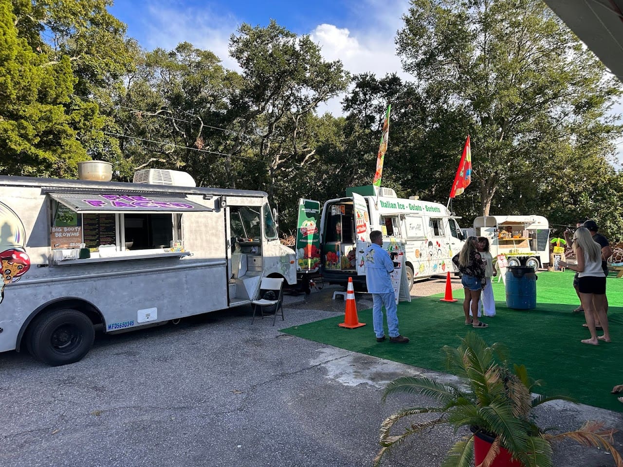 Natives Cove Food Court in Mary Esther Florida