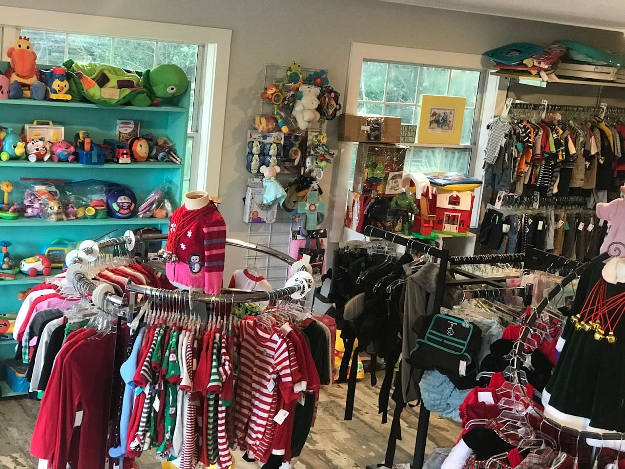 Neat Repeats Consignment Shop in Crestview Florida