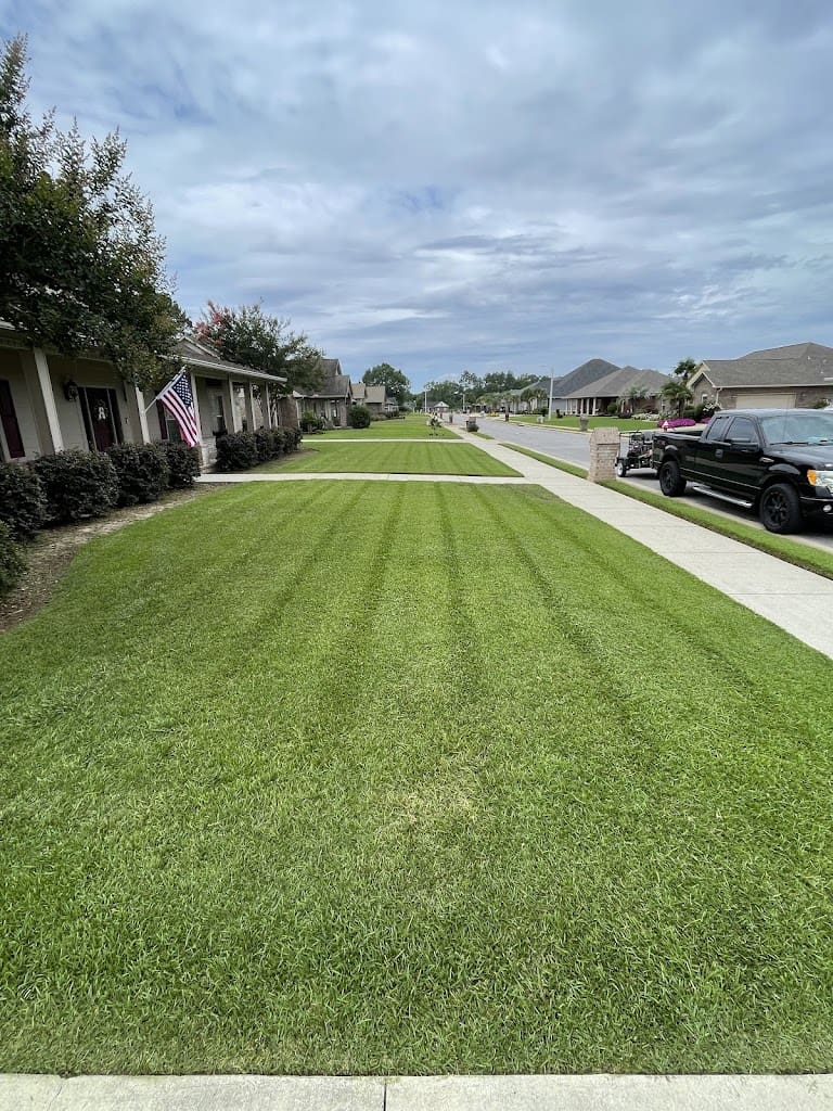 Operation Lawncare LLC Lawn Care Service in Milton Florida