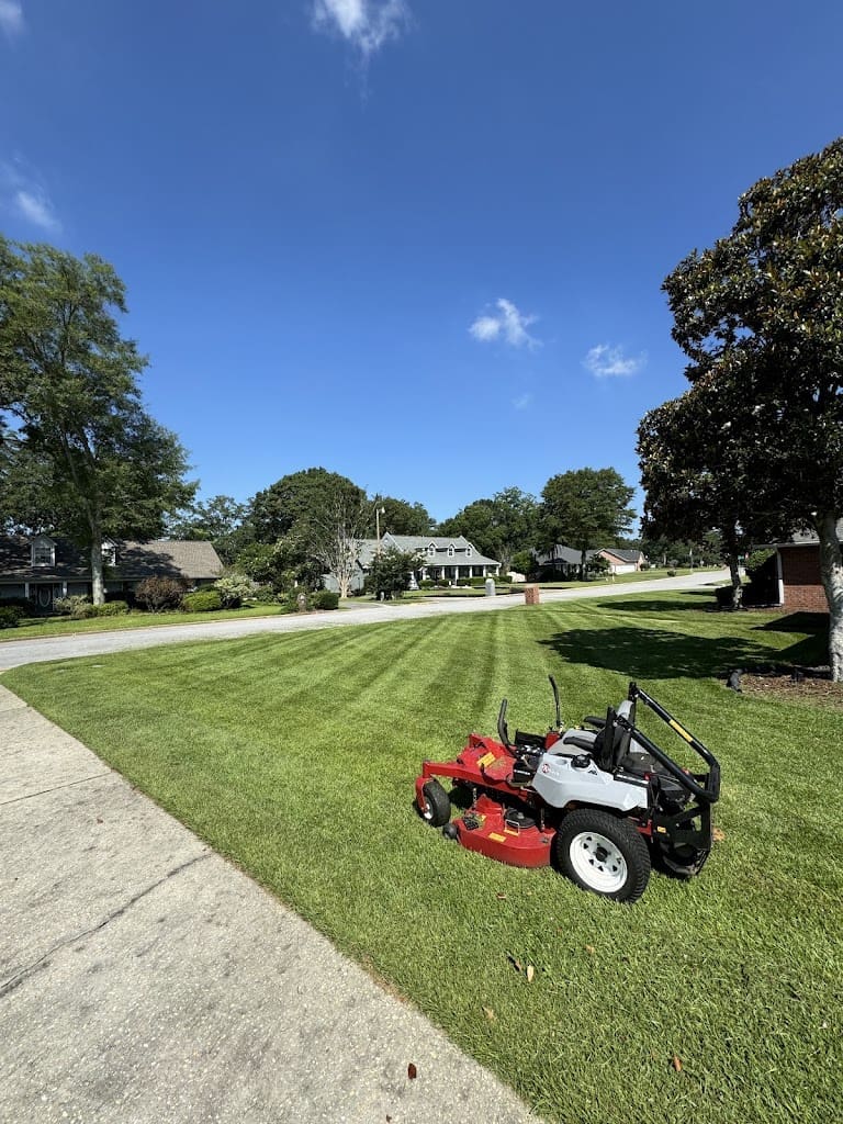Panhandle lawnscapes Lawn Care Service in Cantonment Florida
