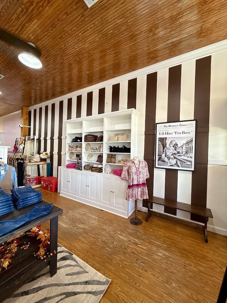 Pink Theory Boutique Boutique in Baker Florida