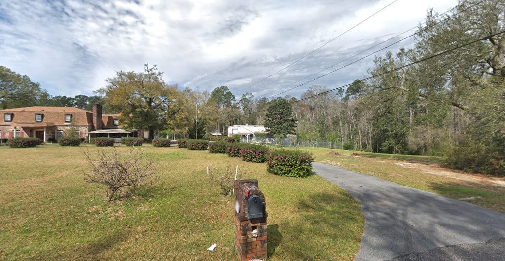 Platt Siding Specialist Siding Contractor in Milton Florida