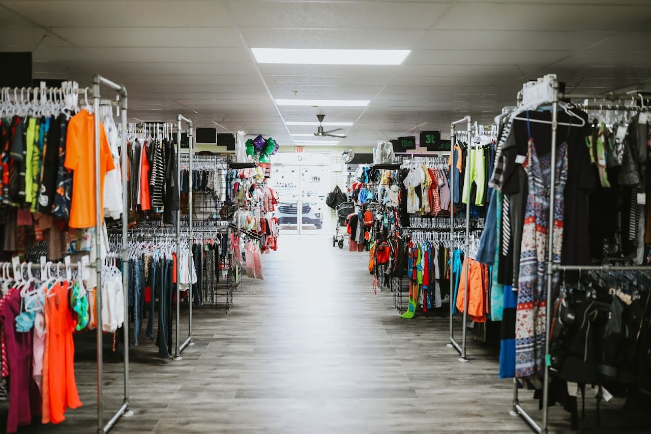 ReRuns 4 Wee Ones Consignment Shop in Valparaiso Florida