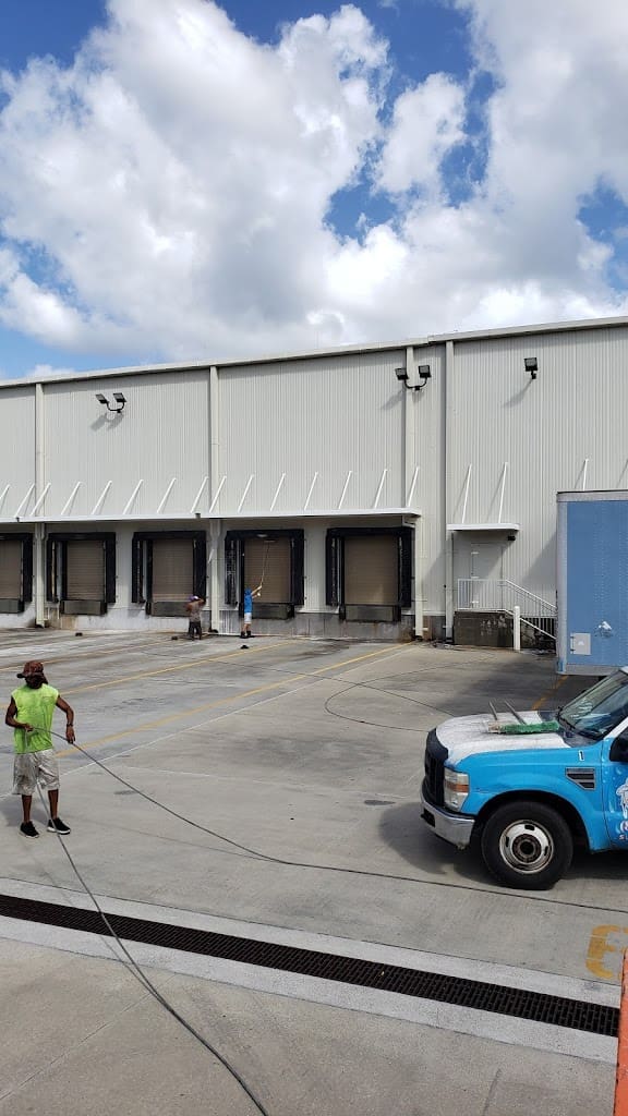 Superior Wash Car Wash in Milton Florida