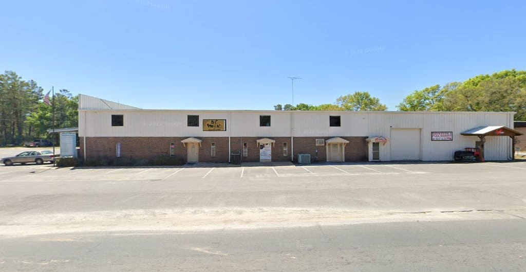 Swear Fence Lawn Fence Contractor in Fort Walton Beach Florida