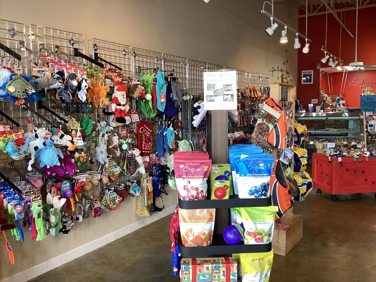 The Doggy Bag Pet Store in Destin Florida