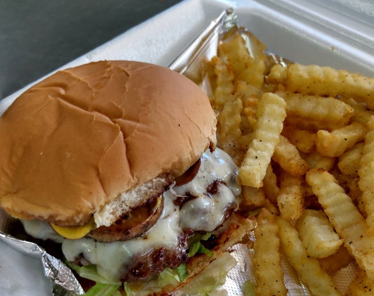 Tianas Lunch Box Mobile Caterer in Shalimar Florida