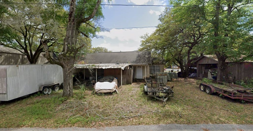 Twenty Eight Red Pawn Pawn Shop in Niceville Florida