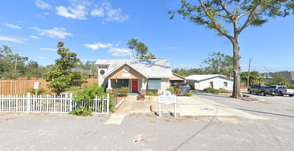 White Warren PA Lawyer in Panama City Florida