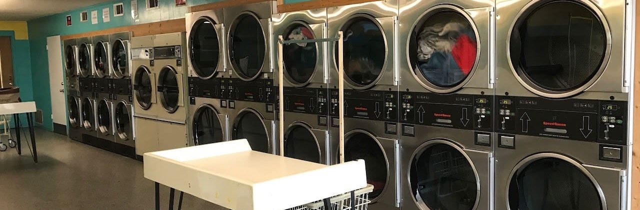 A 24 Hour Coin Laundry - Lavandería con monedas las 24 horas - Laundromat in Fort Walton Beach