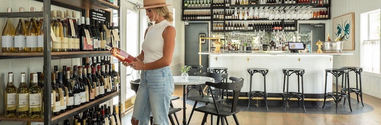 Black Bear Bar Room - Bar in Santa Rosa Beach