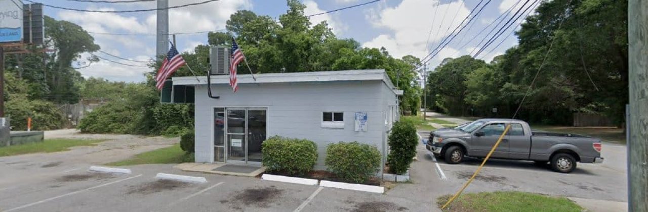 Coin Laundromat with WiFi - Laundromat in Pensacola