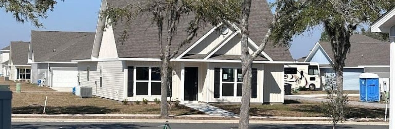 Emerald Coast Lawn Professionals LLC - Lawn Care Service in Defuniak Springs