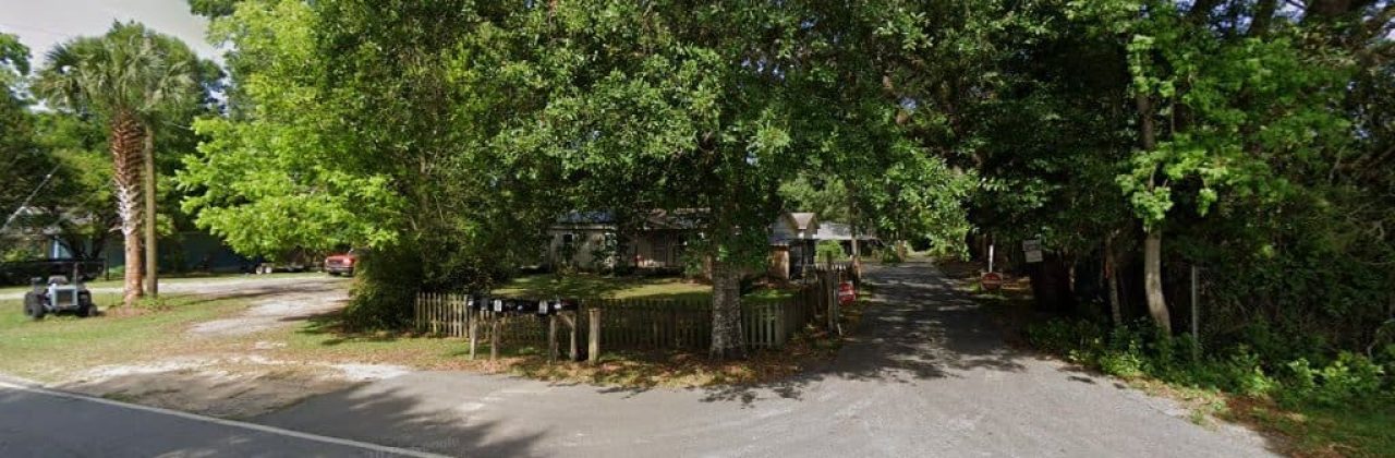 Law's Tree & Stump Removal - Tree Service in Pensacola