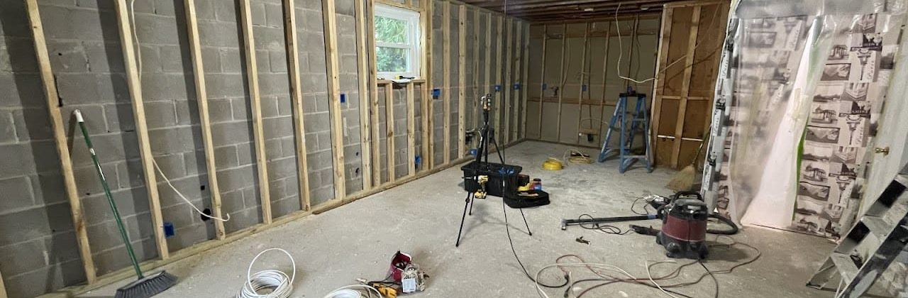 MDE Electric LLC - Electrician in Milton