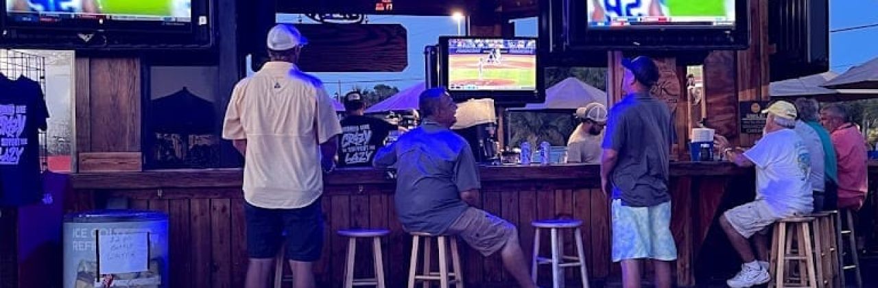 Off the Hook Bar and Grill - Restaurant in Panama City Beach