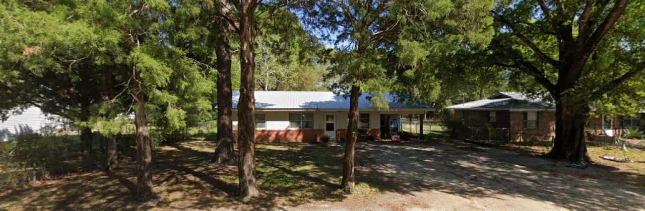 Platinum landscape and maintenance - Lawn Care Service in Defuniak Springs