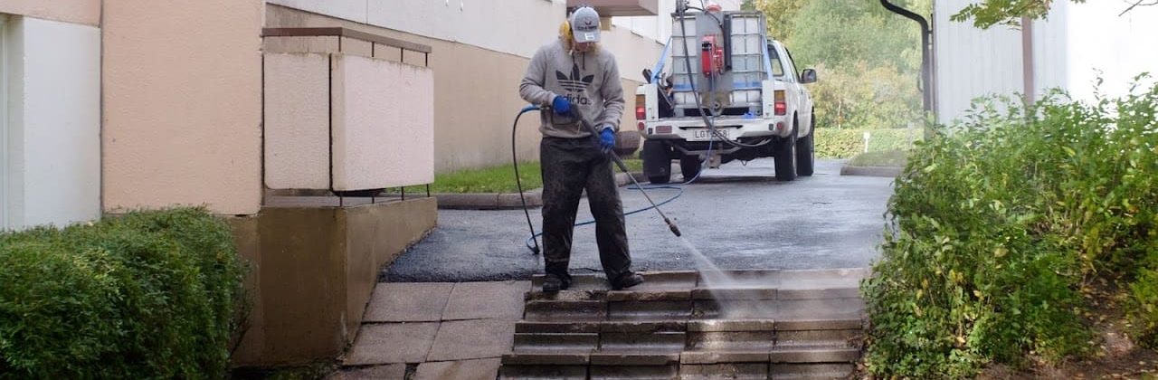 Quality pressure washing Handyman services LLC - Pressure Washing Service in Pensacola